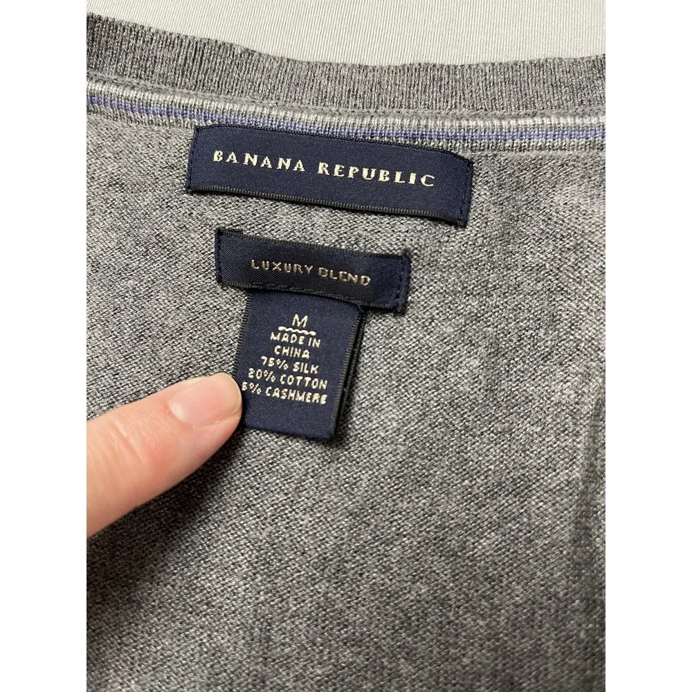 Banana Republic‎ Men's Gray V-Neck Sweater Size M Silk Cotton Cashmere Blend